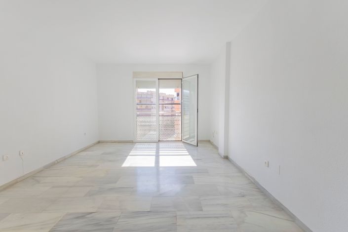 Image No.3-3 Bed Apartment for sale