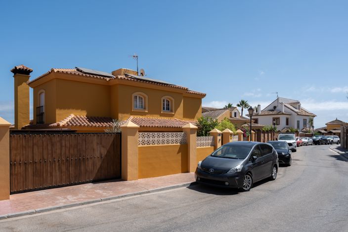 Image No.5-5 Bed Villa for sale
