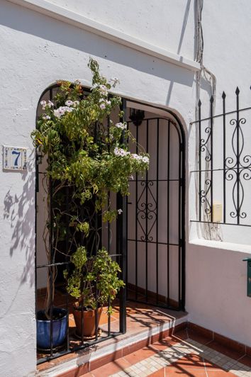 Image No.23-2 Bed Apartment for sale