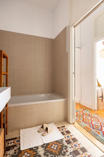 Image No.24-4 Bed Apartment for sale