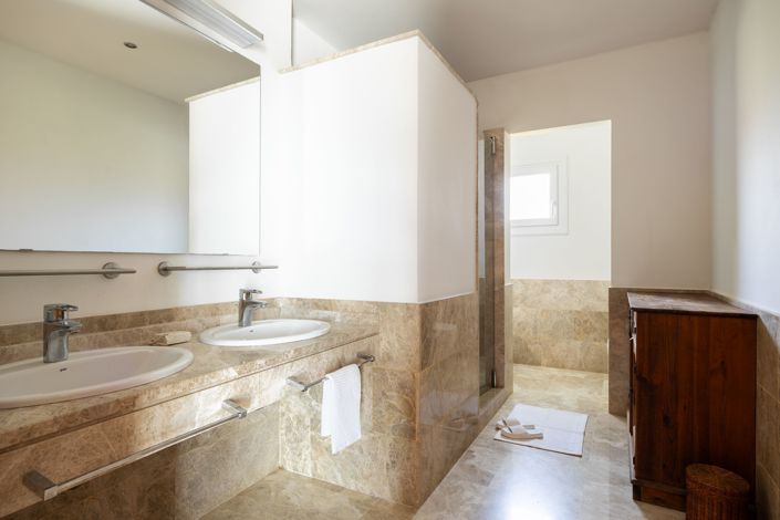 Image No.9-4 Bed Villa for sale