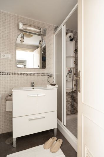 Image No.11-3 Bed Flat for sale