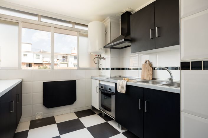 Image No.17-3 Bed Flat for sale