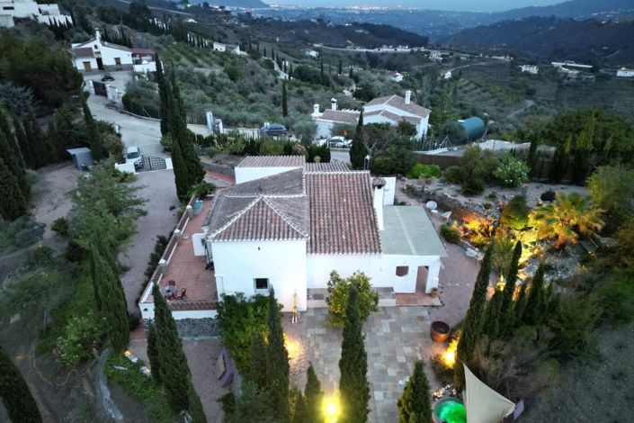 Image No.2-House for sale