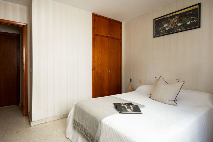 Image No.10-3 Bed Apartment for sale