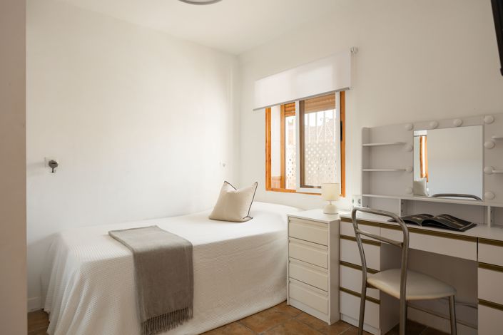 Image No.14-3 Bed House for sale