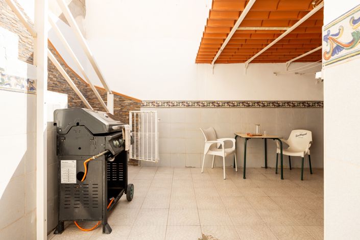 Image No.21-3 Bed House for sale