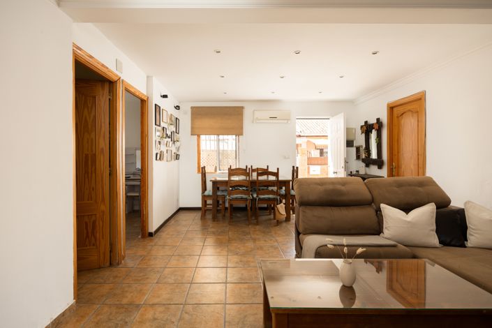 Image No.9-3 Bed House for sale