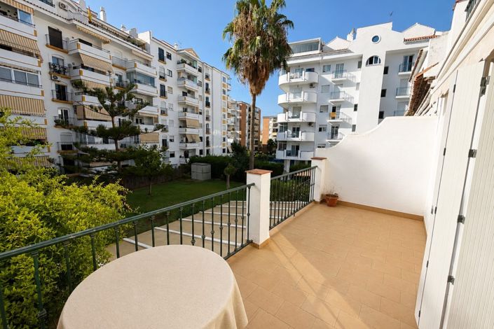 Image No.19-5 Bed Townhouse for sale