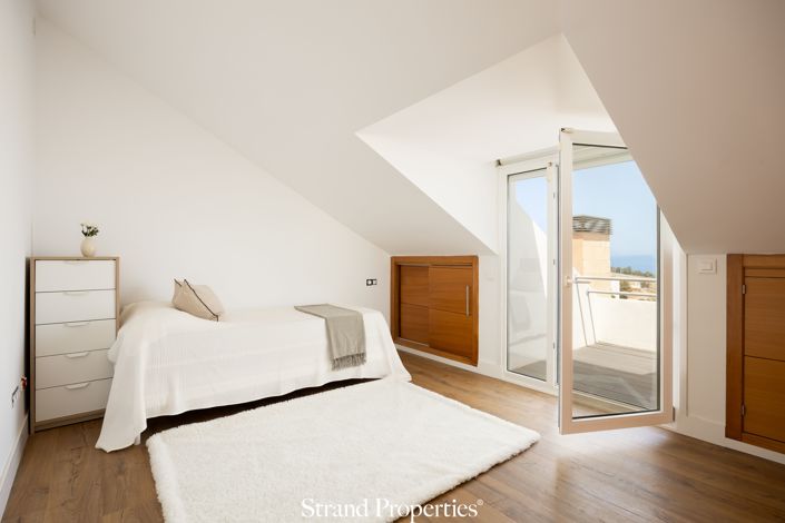 Image No.21-5 Bed House for sale