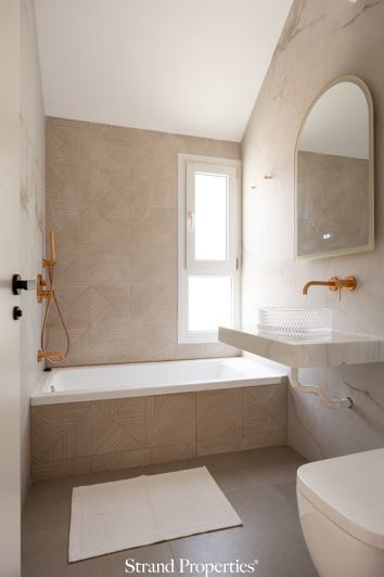 Image No.27-5 Bed House for sale