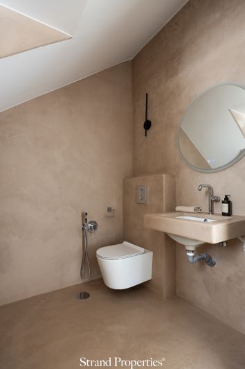 Image No.30-5 Bed House for sale