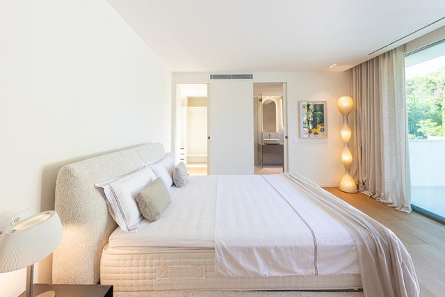 Image No.17-4 Bed House for sale