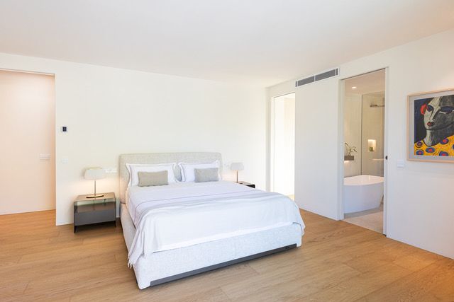Image No.22-4 Bed House for sale