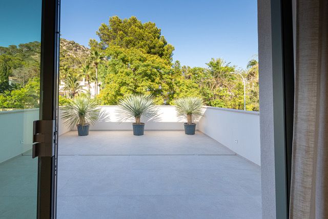 Image No.23-4 Bed House for sale