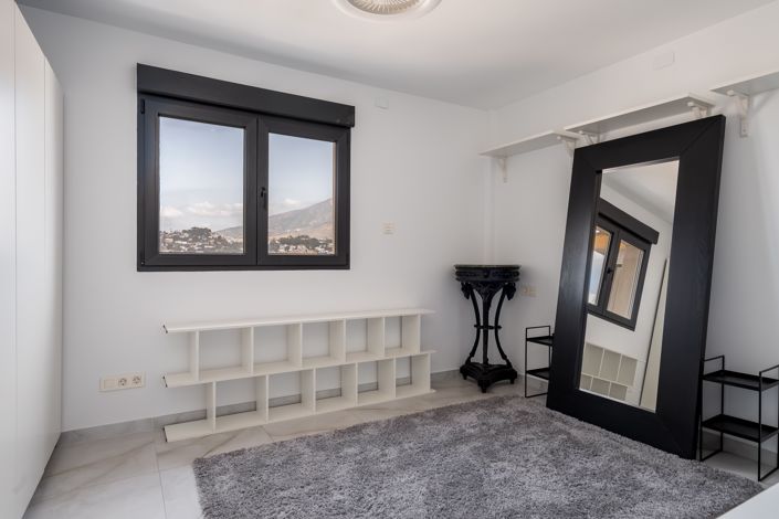 Image No.19-2 Bed Flat for sale