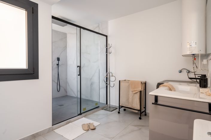 Image No.20-2 Bed Flat for sale