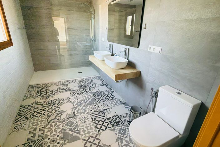 Image No.13-7 Bed House for sale