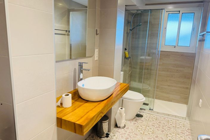 Image No.14-7 Bed House for sale