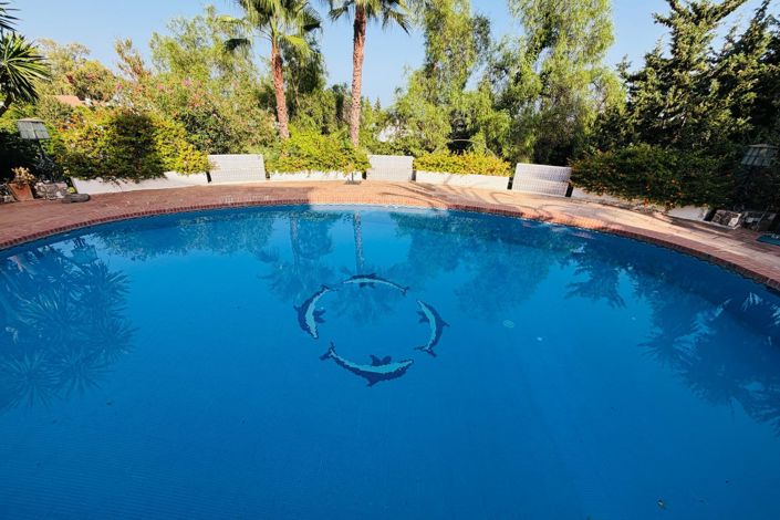 Image No.18-7 Bed House for sale