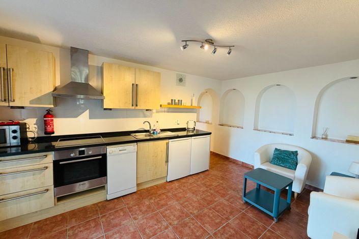 Image No.19-7 Bed House for sale