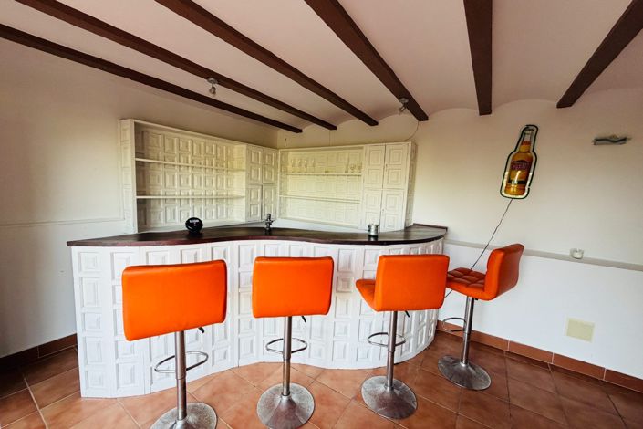 Image No.21-7 Bed House for sale
