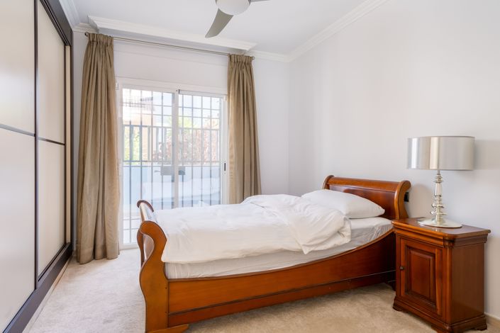 Image No.11-4 Bed Townhouse for sale