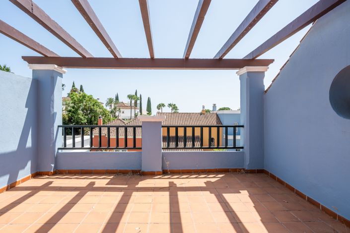 Image No.18-4 Bed Townhouse for sale