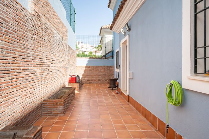 Image No.29-4 Bed Townhouse for sale