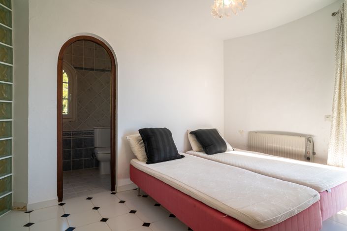 Image No.22-6 Bed Villa for sale