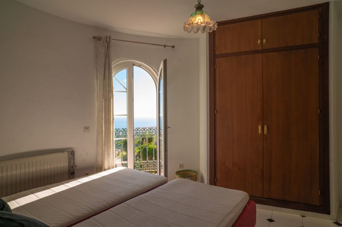 Image No.25-6 Bed Villa for sale