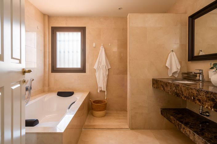 Image No.15-4 Bed Villa for sale