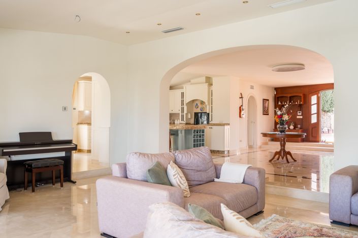 Image No.28-4 Bed Villa for sale