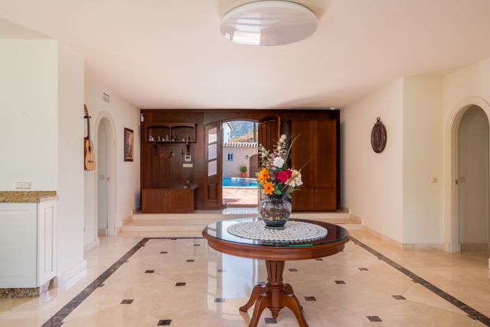 Image No.5-4 Bed Villa for sale