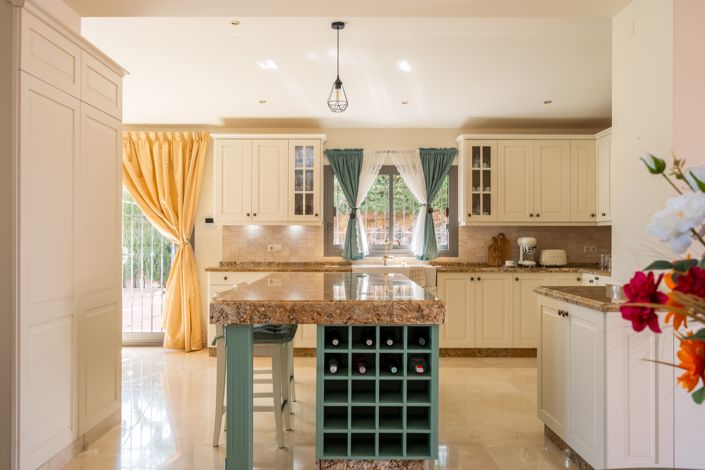 Image No.8-4 Bed Villa for sale