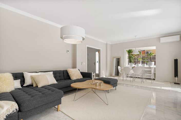 Image No.20-4 Bed House for sale
