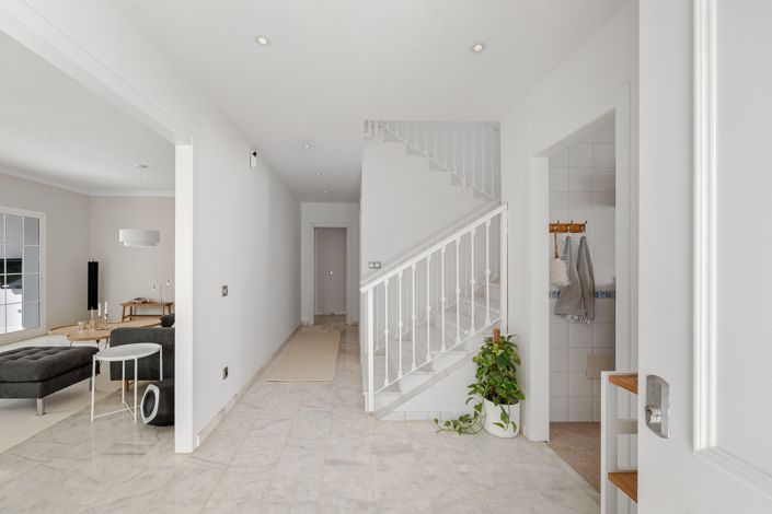 Image No.22-4 Bed House for sale