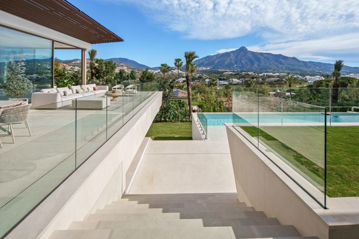 Image No.17-5 Bed Villa for sale
