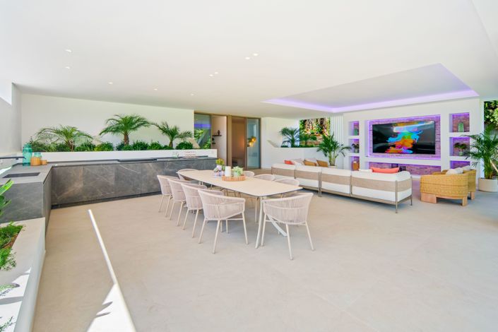 Image No.20-5 Bed Villa for sale