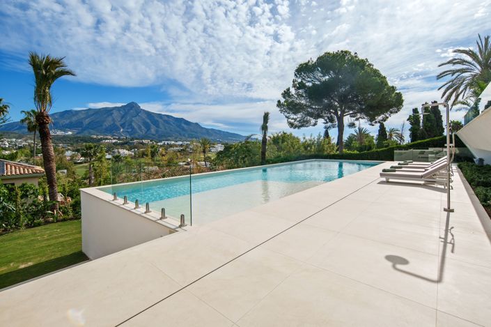 Image No.10-5 Bed Villa for sale