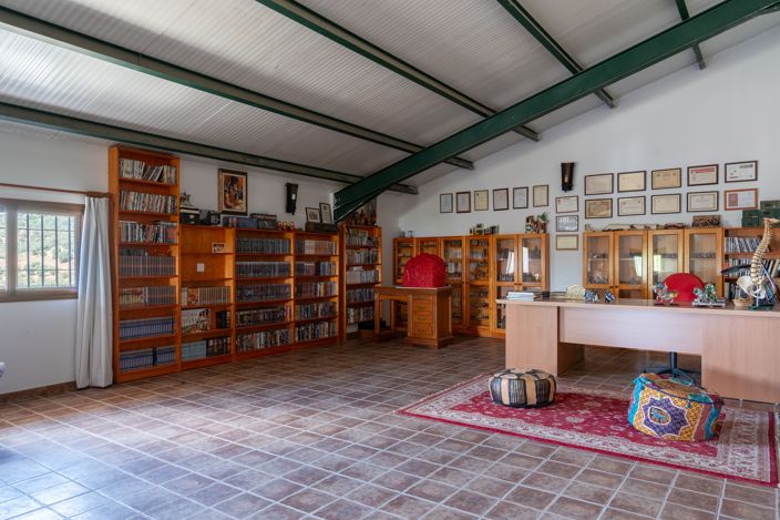 Image No.28-4 Bed Finca for sale