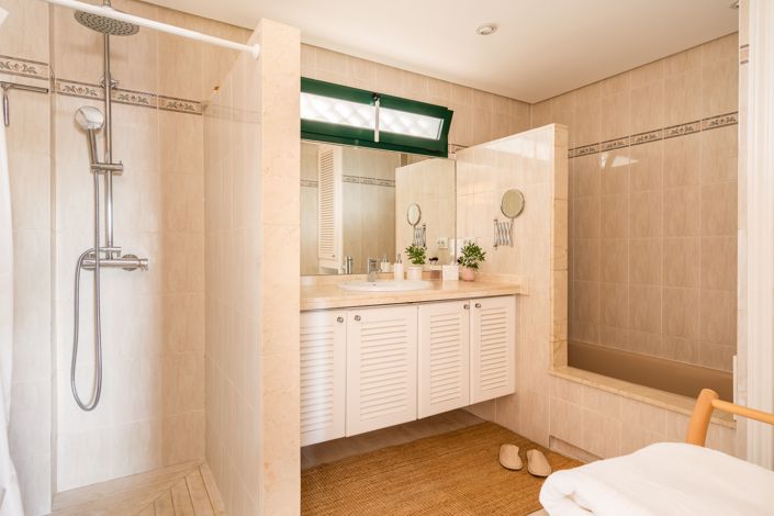 Image No.15-2 Bed Apartment for sale