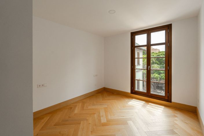 Image No.24-1 Bed Apartment for sale