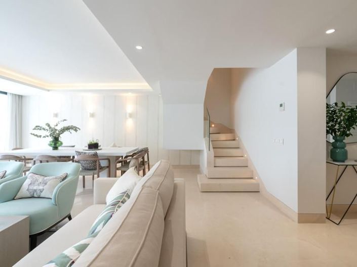 Image No.12-5 Bed House for sale