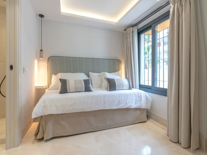 Image No.16-5 Bed House for sale