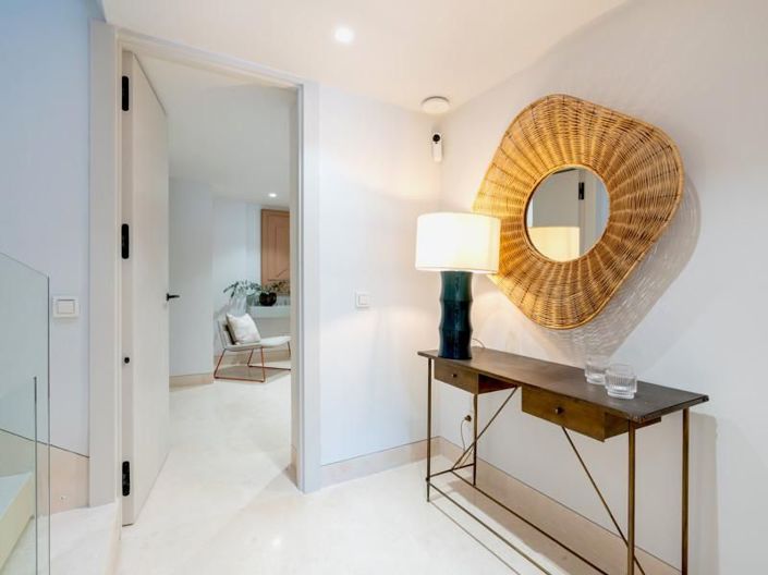 Image No.18-5 Bed House for sale