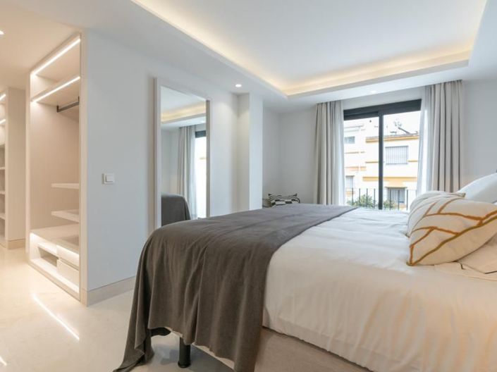 Image No.19-5 Bed House for sale