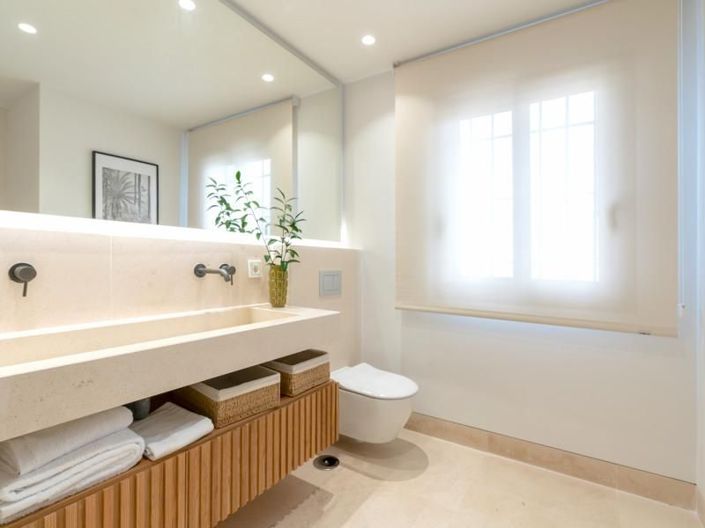 Image No.27-5 Bed House for sale