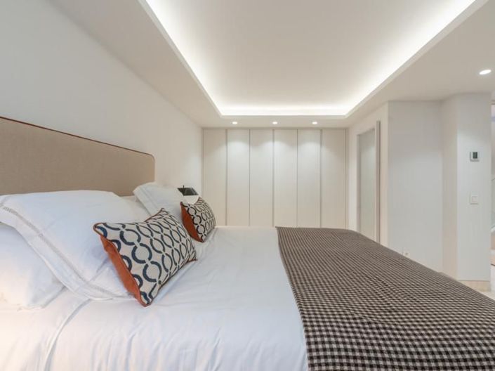 Image No.28-5 Bed House for sale