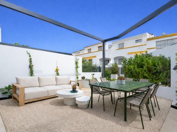 Image No.6-5 Bed House for sale